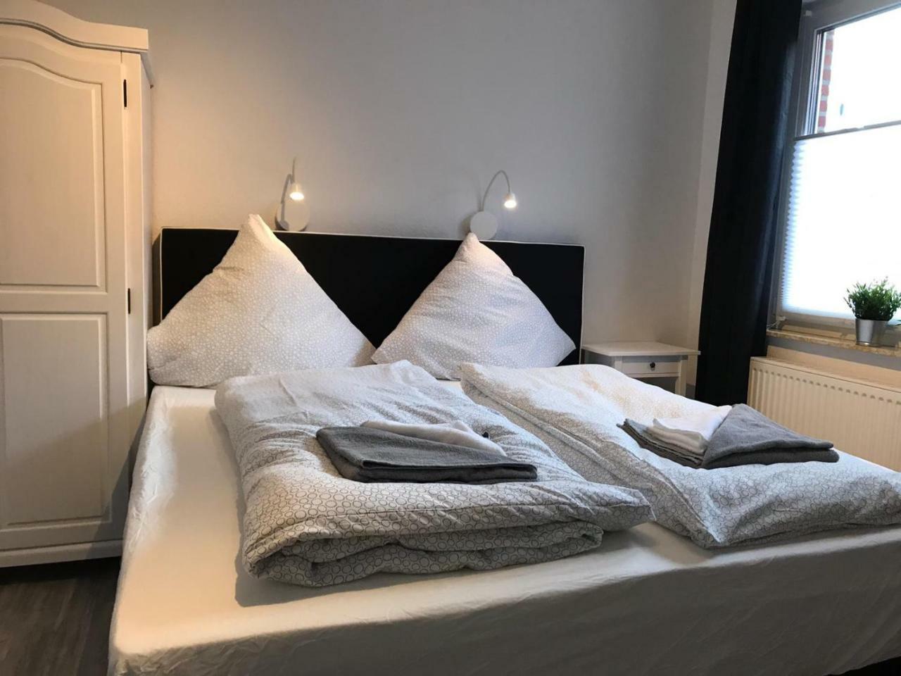 Kleine Moewe Aparthotel Neßmersiel Exteriör bild